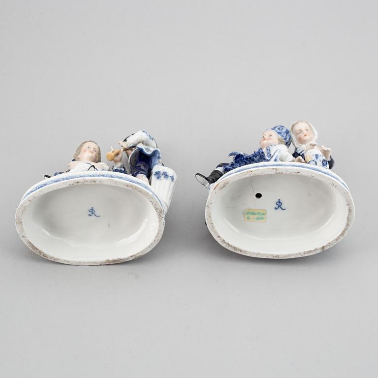 A pair of German porcelain figurines, circa 1900.