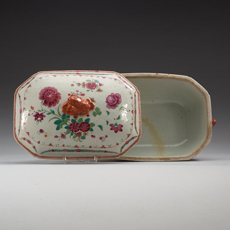 A famille rose tureen with cover and stand. Qing dynasty, Qianlong (1736-95).