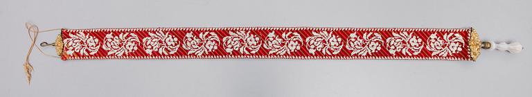 SPJÄLLBAND, broderat, 1800-talets andra hälft.