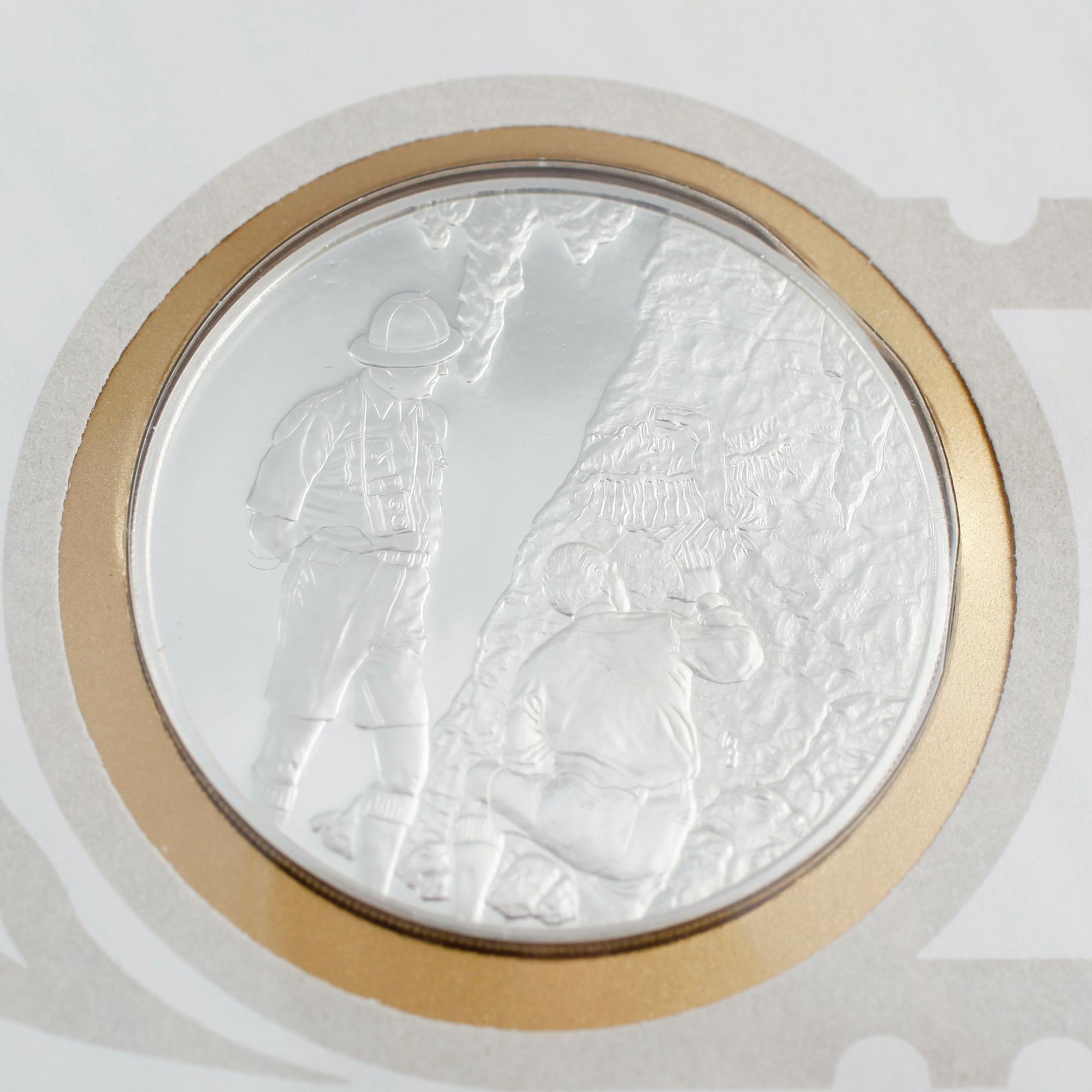 SAMLARMYNT, 36 st, sterlingsilver. Total vikt ca 1080 g.