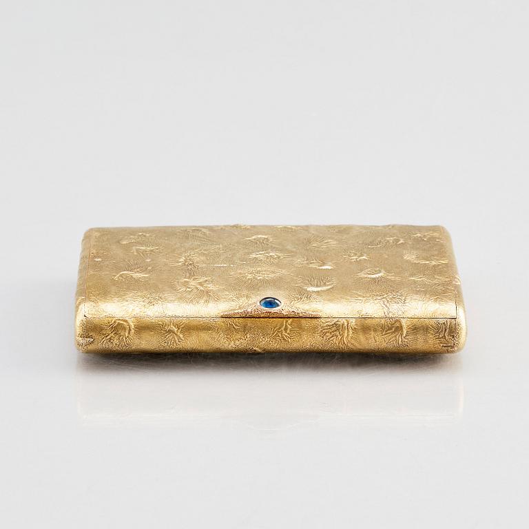 A Russian gold samorodok case, c. 1908–1917. Probably by Lyubavin (Co.) (est. 1850).