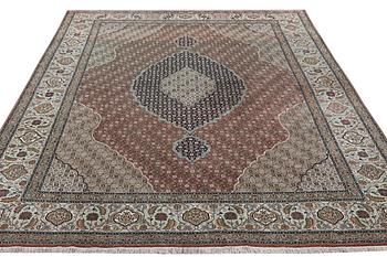 Matta, Täbriz, ca 414 x 300 cm.