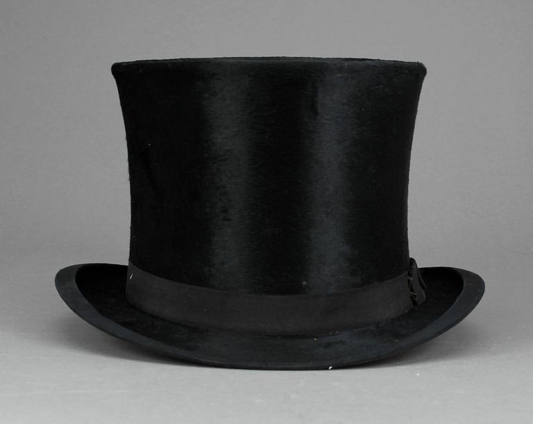 HATT med HATTASK, 1900-talets början.