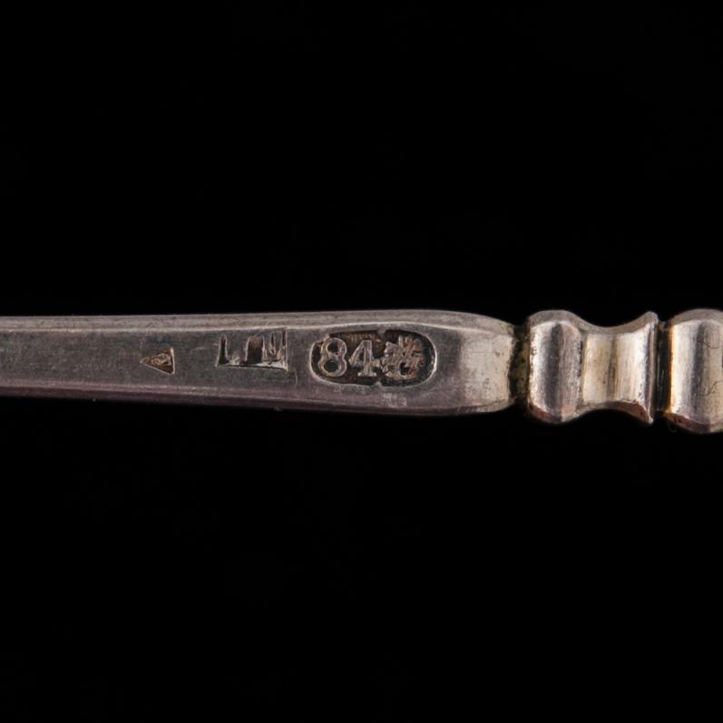 SKED, STRÖSKED samt SOCKERTÅNG, emalj och silver, Moskva, 1882-1899. Helhetsvikt 128 g.