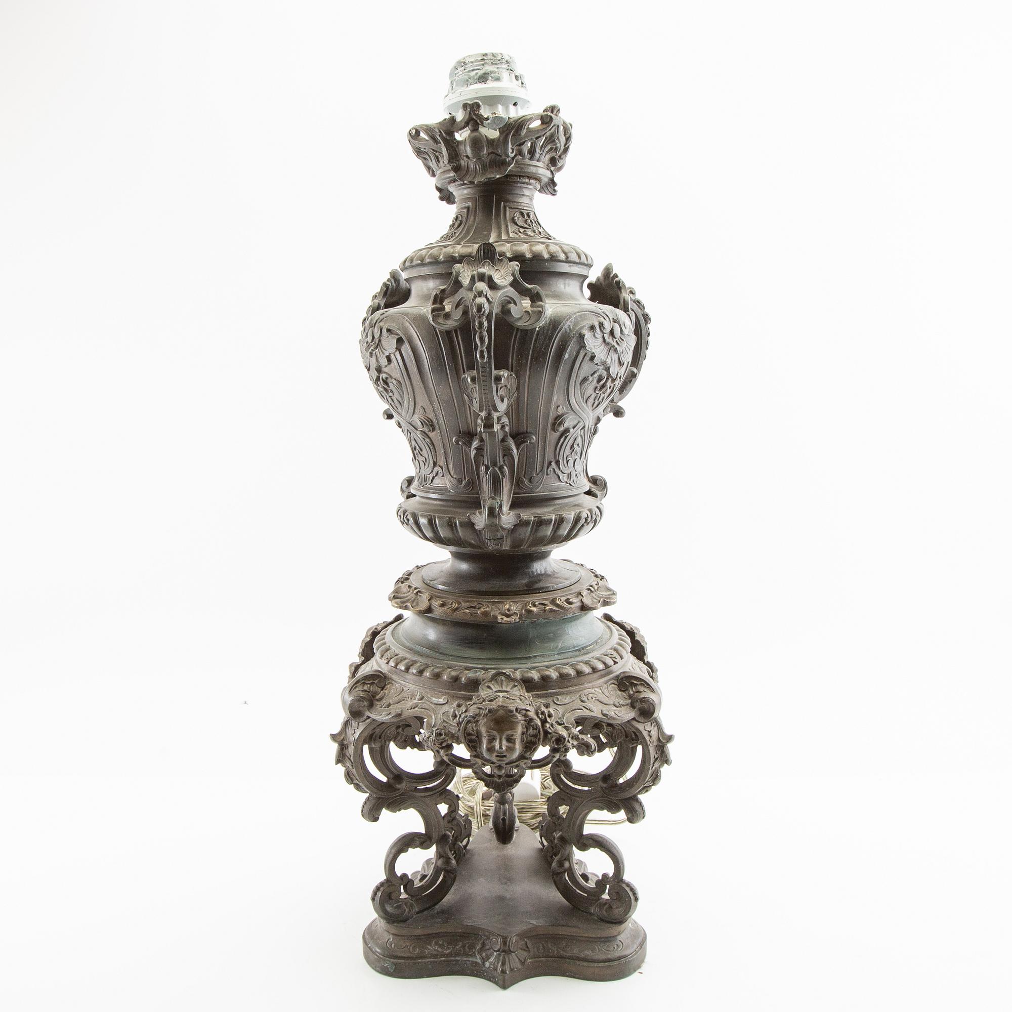 Table lamp, first half of the 20th century.