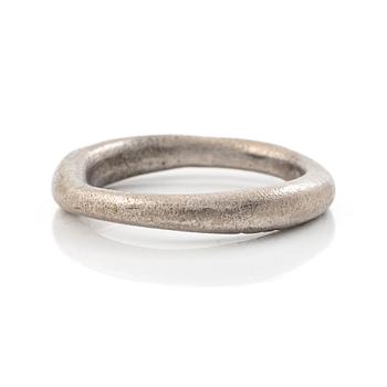Ole Lynggaard, Charlotte Lynggaard, ring “Love No. 3”, 18K white gold.