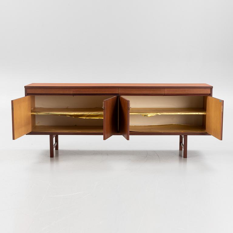 Sideboard,
teak, Nilssons möbler, Lammhult. 1960-tal.