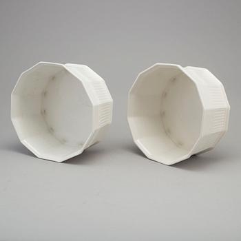A pair of porcelain plant pots from Prins Eugens Waldemarsudde, Gustavsberg.
