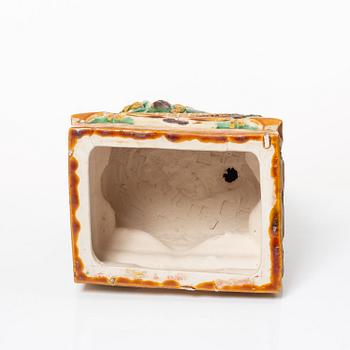 Fohundar, ett par, porslin, Kina, 1900-talets andra hälft.