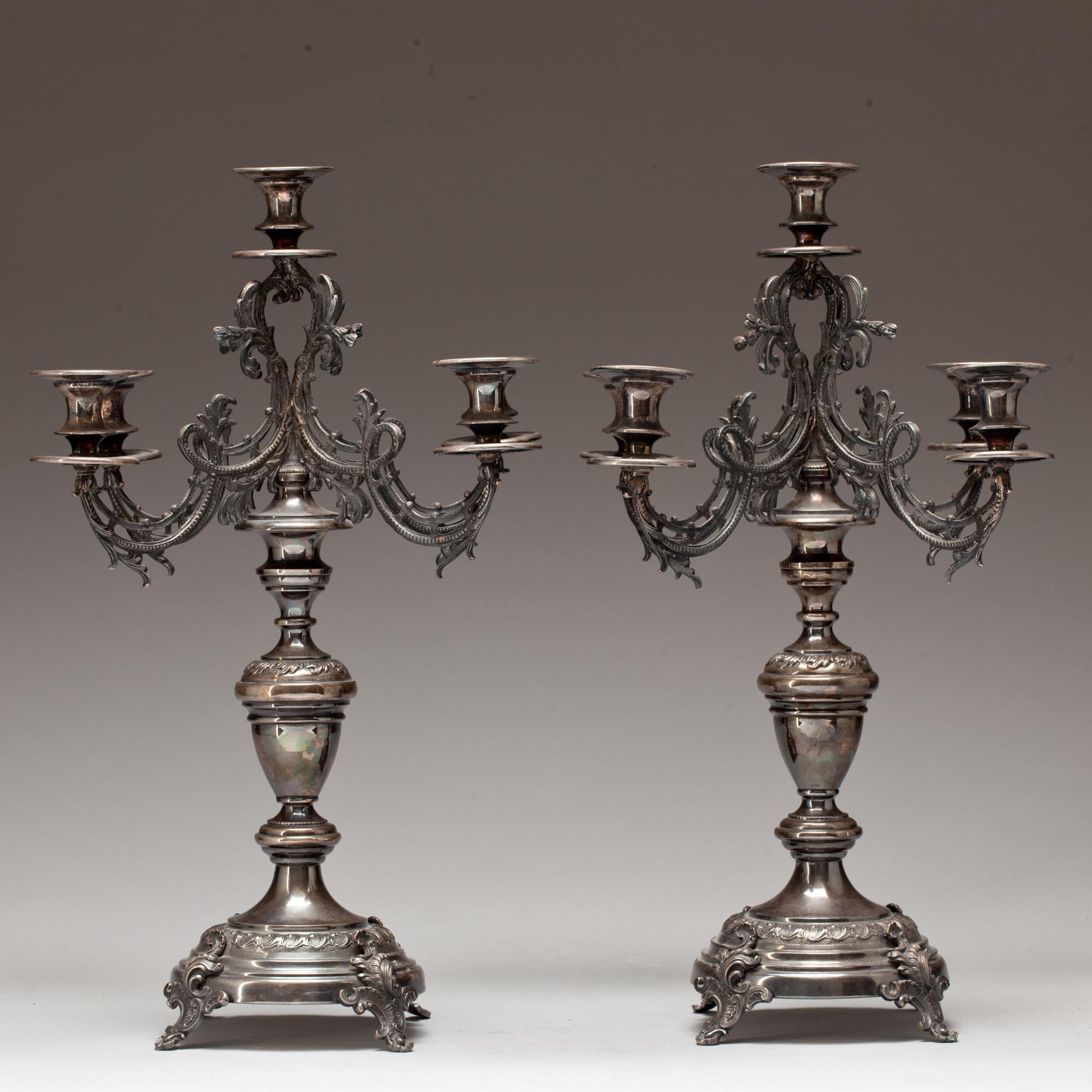 KANDELABRAR, ett par.  Nysilver mm. Nyrokokostil, 1900-tal.