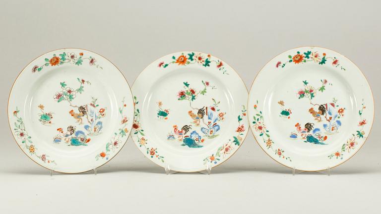 TALLRIKAR, 3 st, porslin, Kina, Qianlong 1736-1795.