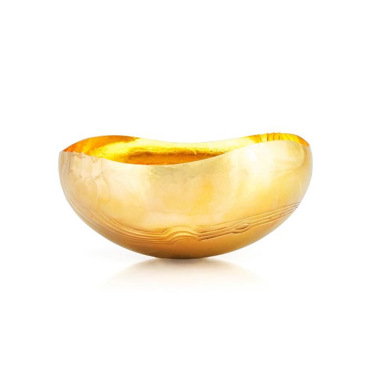 Nils Nisbel, an 18K gold bowl, Sigtuna Sweden 1984.