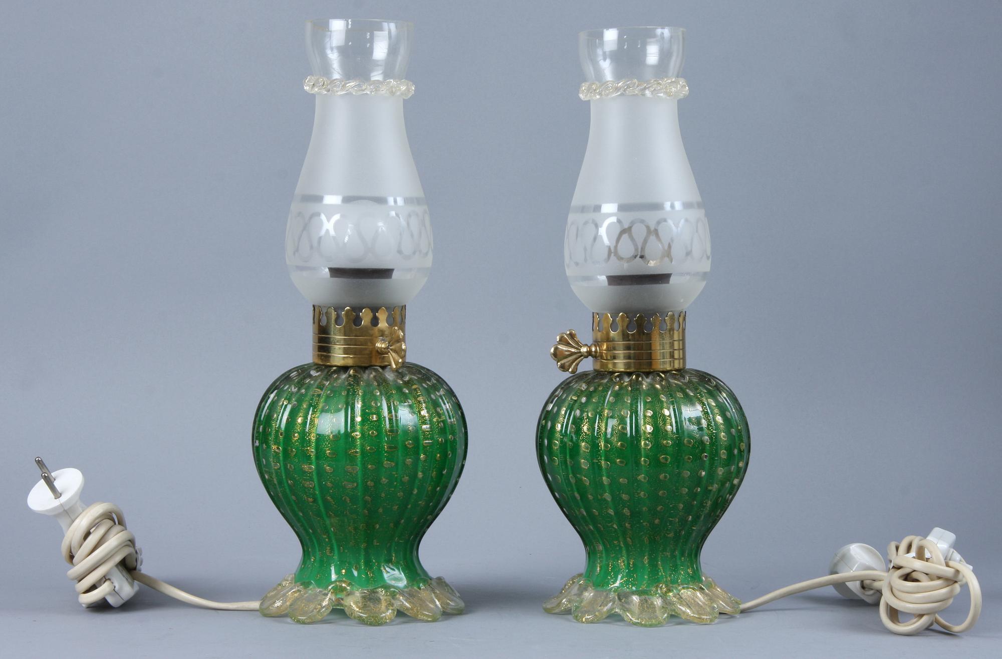 BORDSLAMPOR, ett par, glas, möjligen Murano, 1900-talets mitt.
