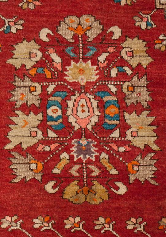 SEMIANTIK ANATOLISK. 165 x 124,5 cm, samt 5 cm slätväv på kortsidorna tillsammans.
