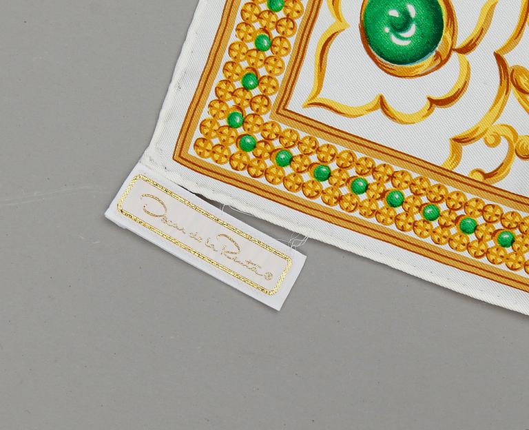 SCARF, "Volupté", Oscar de la Renta.