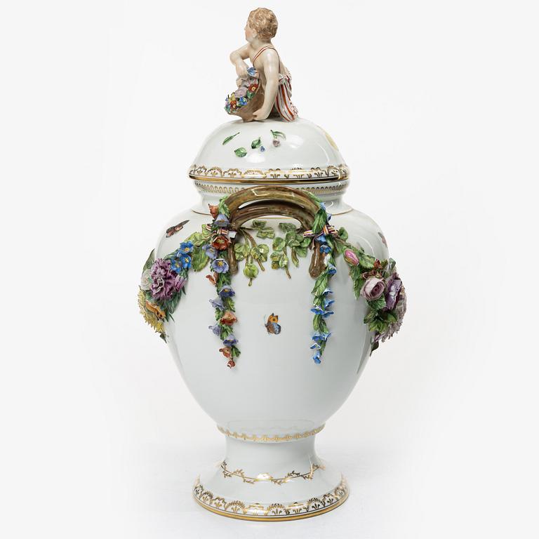 Royal Copenhagen, An ornamental urn, porcelain, Denmark, 19th century.