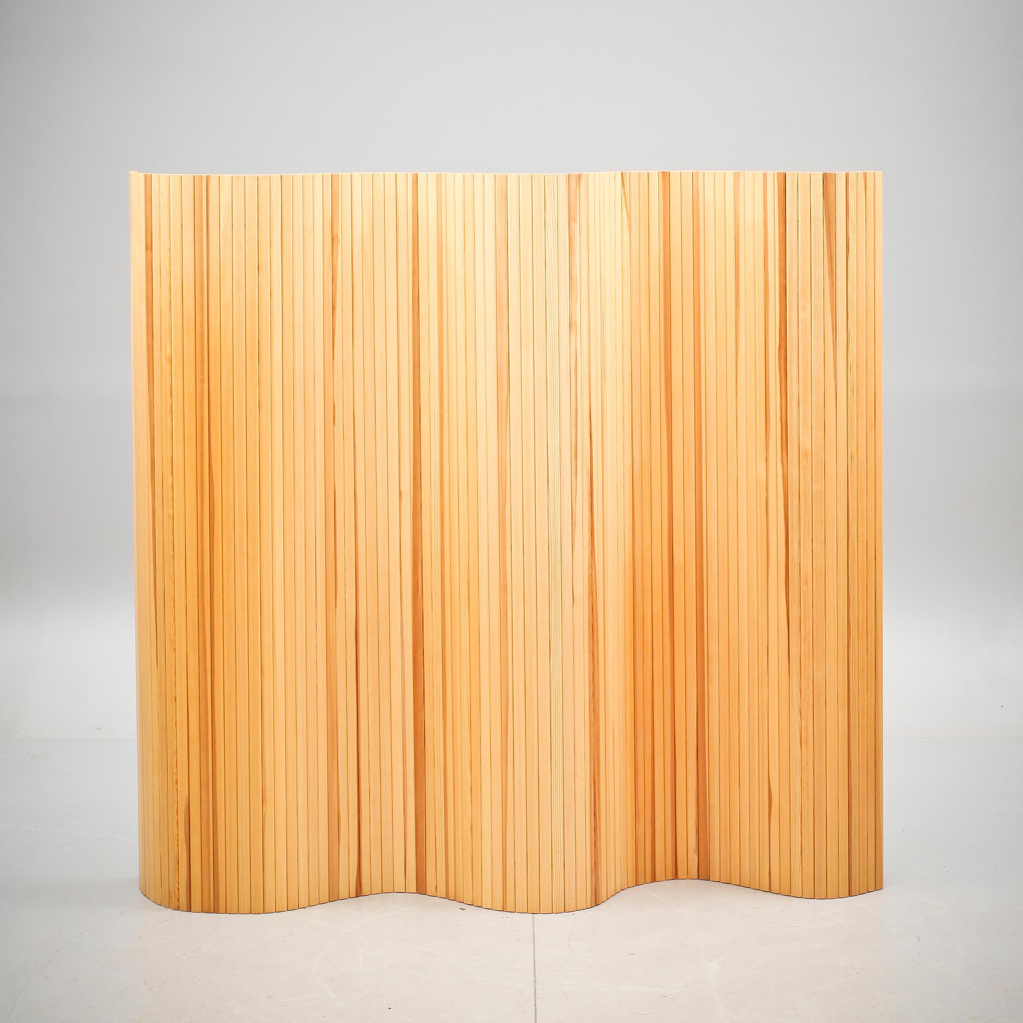 VIKSKÄRM, Alvar Aalto för Artek, Finland. Modellnummer 100.