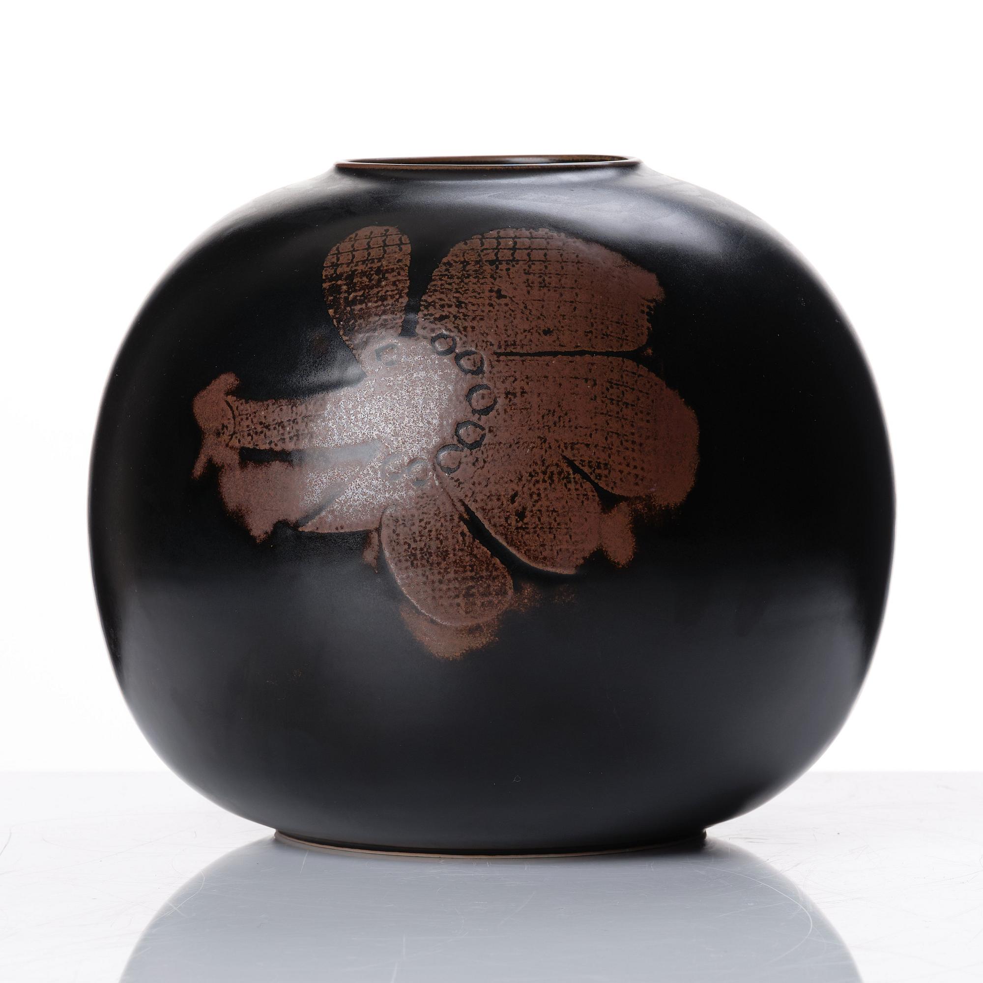 Stig Lindberg, a stoneware vase, Gustavsberg studio, Sweden 1970.