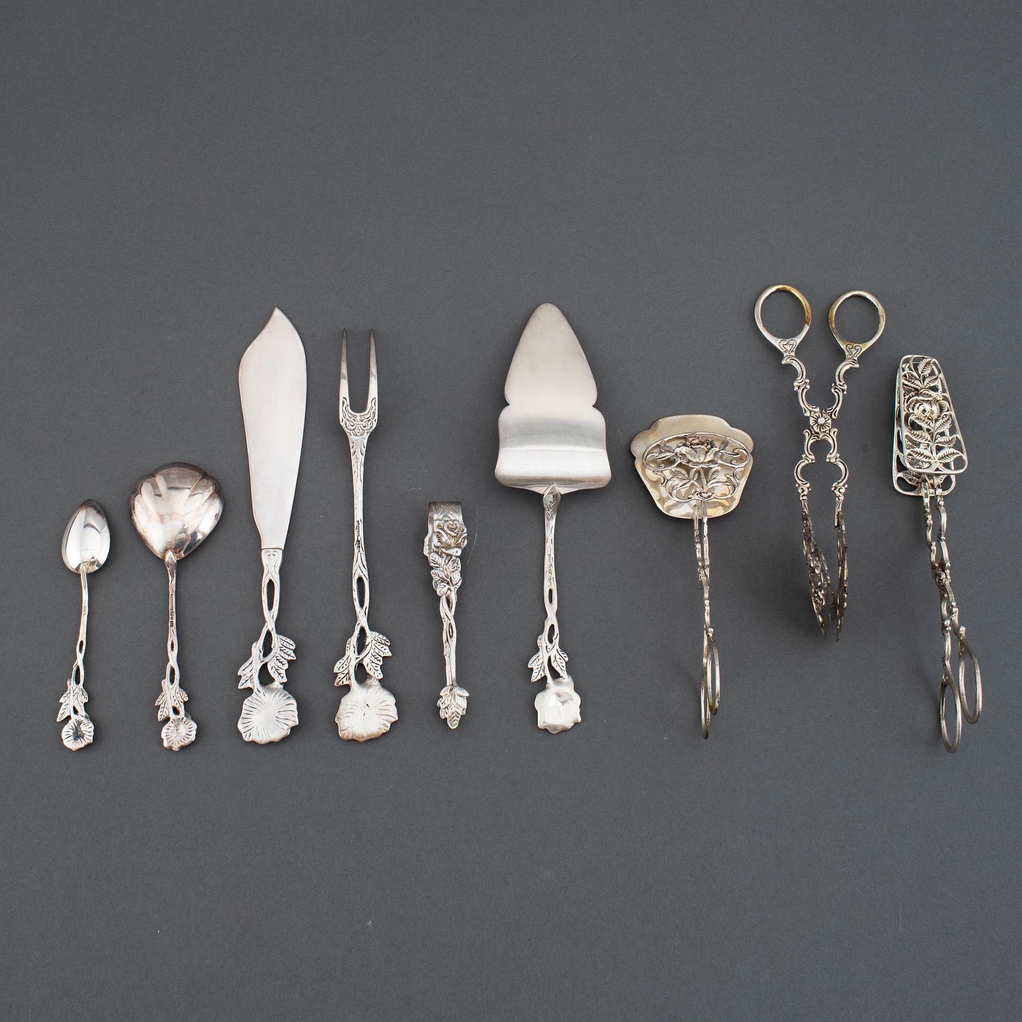 Tårtbestick, tårtgafflar, skedar mm, modell ”Rosen”, 33 delar, silver, GEWE, Malmö, 1960/70-tal.