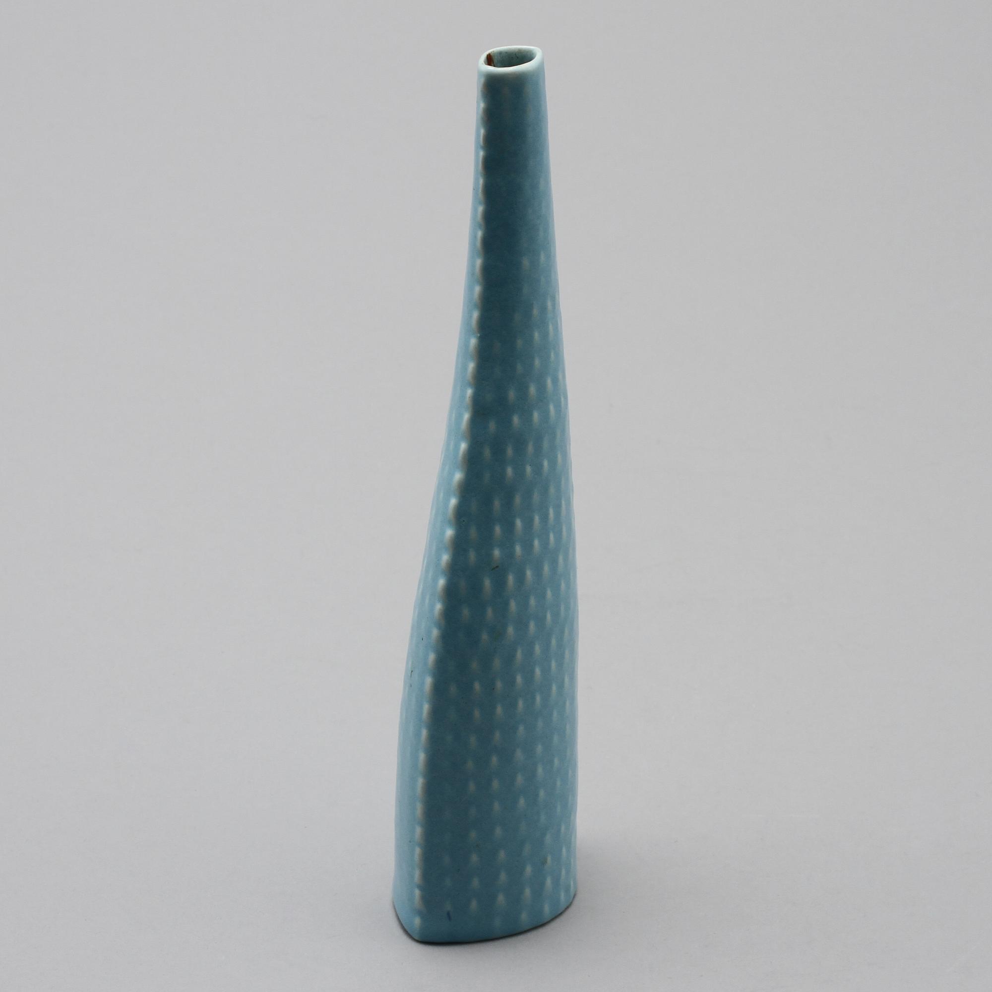 FAT samt VAS, fajans respektive stengods, Stig Lindberg, Gustavsberg, omkring 1900-talets mitt.