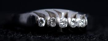 RING, vitguld samt 5 briljantslipade diamanter, tot ca 0.22 ct.