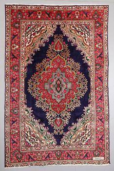 MATTA, orient, ca 302 x 198 cm.