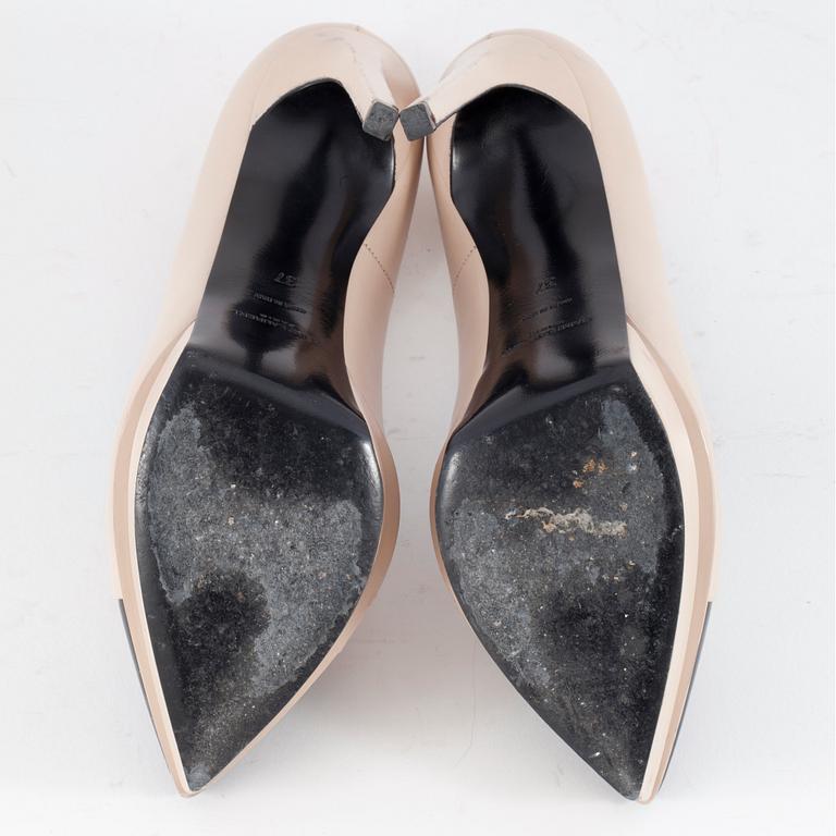 YVES SAINT LAURENT, ett par pumps. Storlek 37.