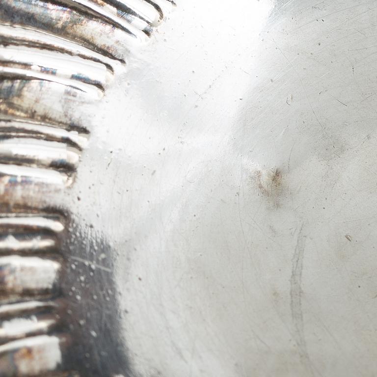 Te- och kaffeservis, 3 delar, samt sockerskål, silver, bl a E. Silver & Co, Sheffield, England 1946-47.