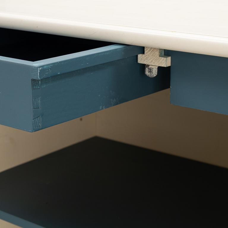 Göran Malmvall, skåp, ett par, "821", Svensk Fur Karl Andersson, Huskvarna.