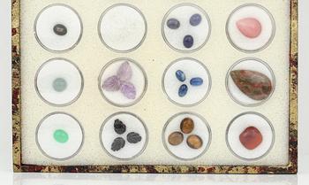 ÄDELSTENSSAMLING, 36 delar.