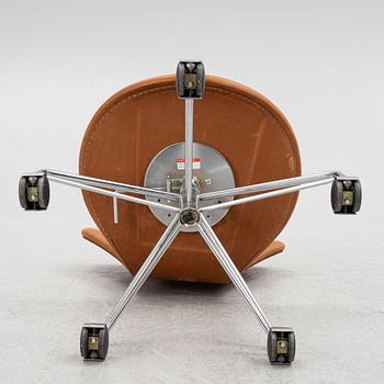 Arne Jacobsen, skrivbordsstol "Sjuan", Fritz Hansen, Danmark. 2005.