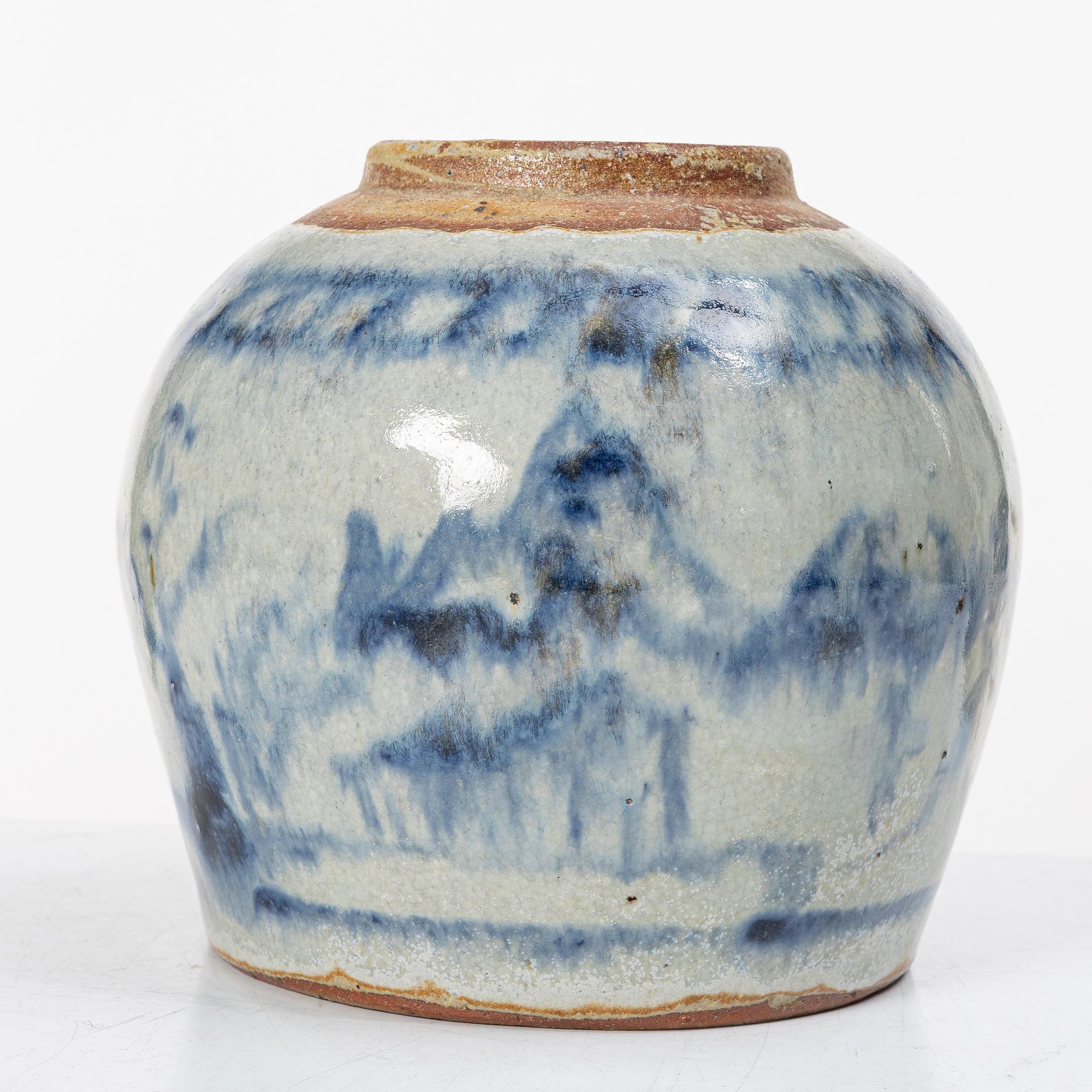 Five porcelain jars, China, Qing dynasty, 19th century.