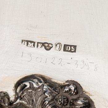 Gustaf Möllenborg-Féron, kandelabrar för fem ljus, ett par, silver, Stockholm 1858. Nyrokoko.