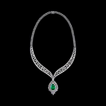 A NECKLACE, 460 navette, baguette, briliant and drop cut diamonds c. 18.00 ct. Drop cut emerald c. 7.50 ct.