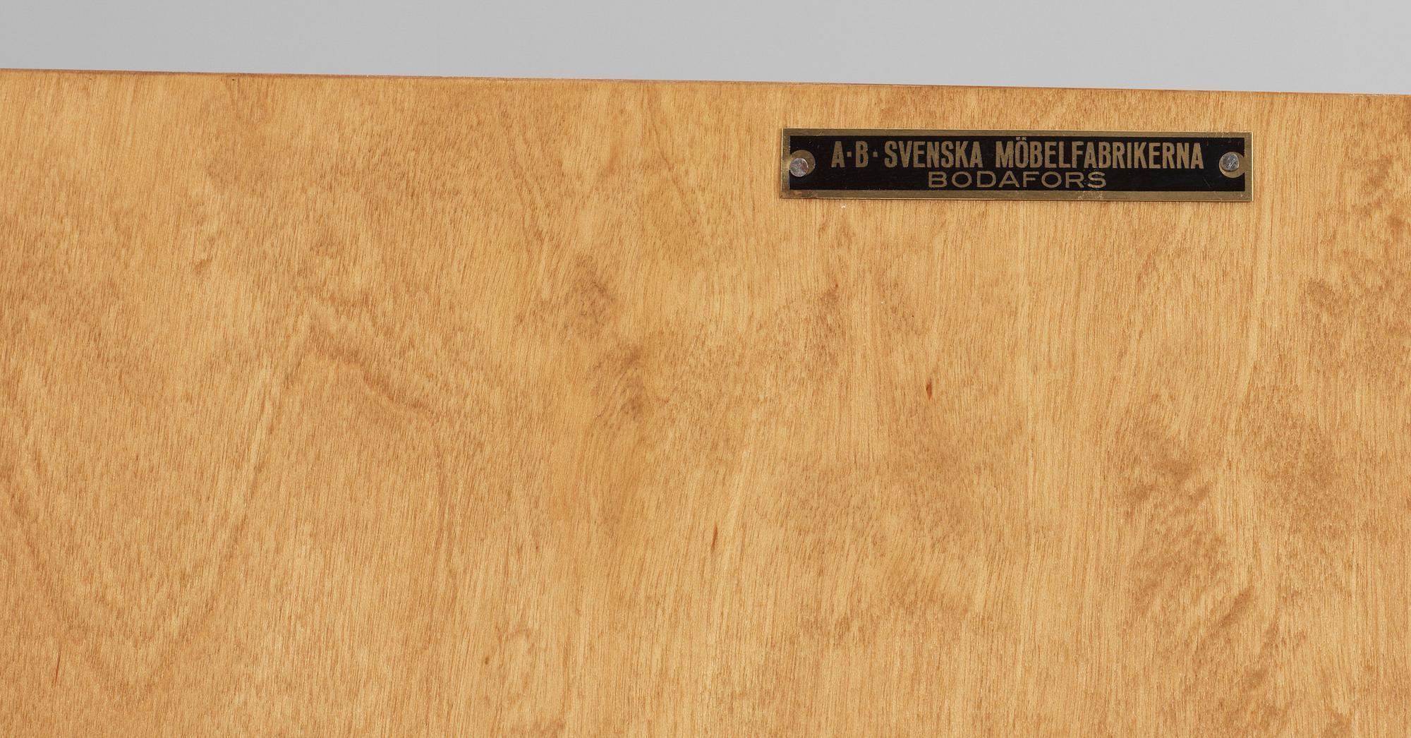 SKÅP, möjligen Axel Larsson, Svenska Möbelfabrikerna, Bodafors, 1940-tal.