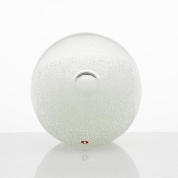 Timo Sarpaneva, glasskulptur, "Claritas Mist ball", signerad Timo Sarpaneva 12/1985.