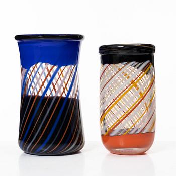 Erik Höglund, vaser, 2 st, Studioglas, Strömbergshyttan, 1988-89.