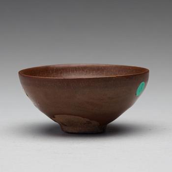 A small brown glazed temmoku bowl, Song dynasty (960-1279).