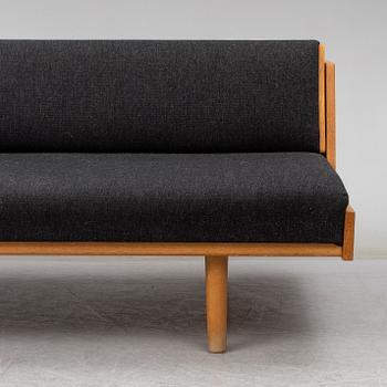 HANS J WEGNER, sofa, 'GE-258', Getama, Denmark. Mid 20th century.