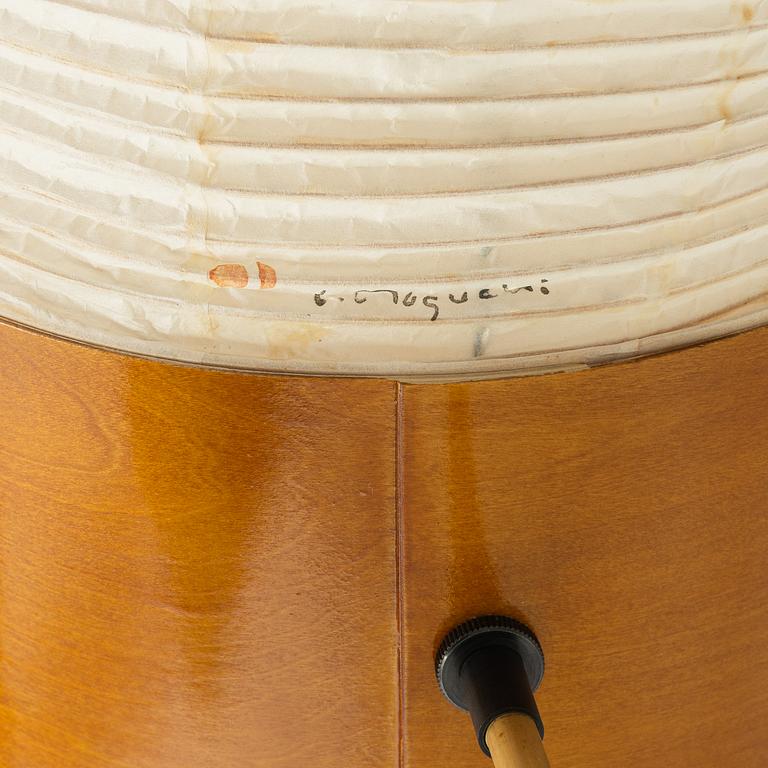 Isamu Noguchi, Golvlampa, "Akari BB3-33S", Vitra, samtida.