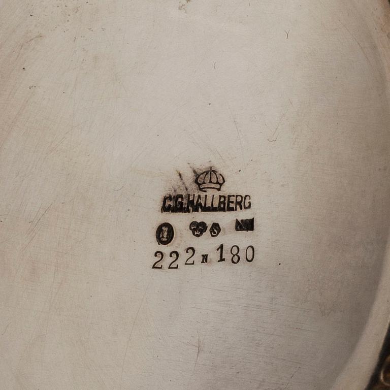 a silver bowl by CG Hallberg, memory of the Olympic games 1924 for soccer-player Konrad Hirsch.