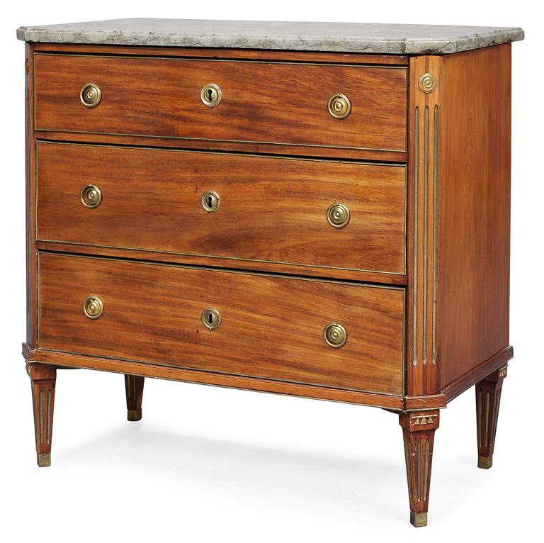 A late Gustavian commode.