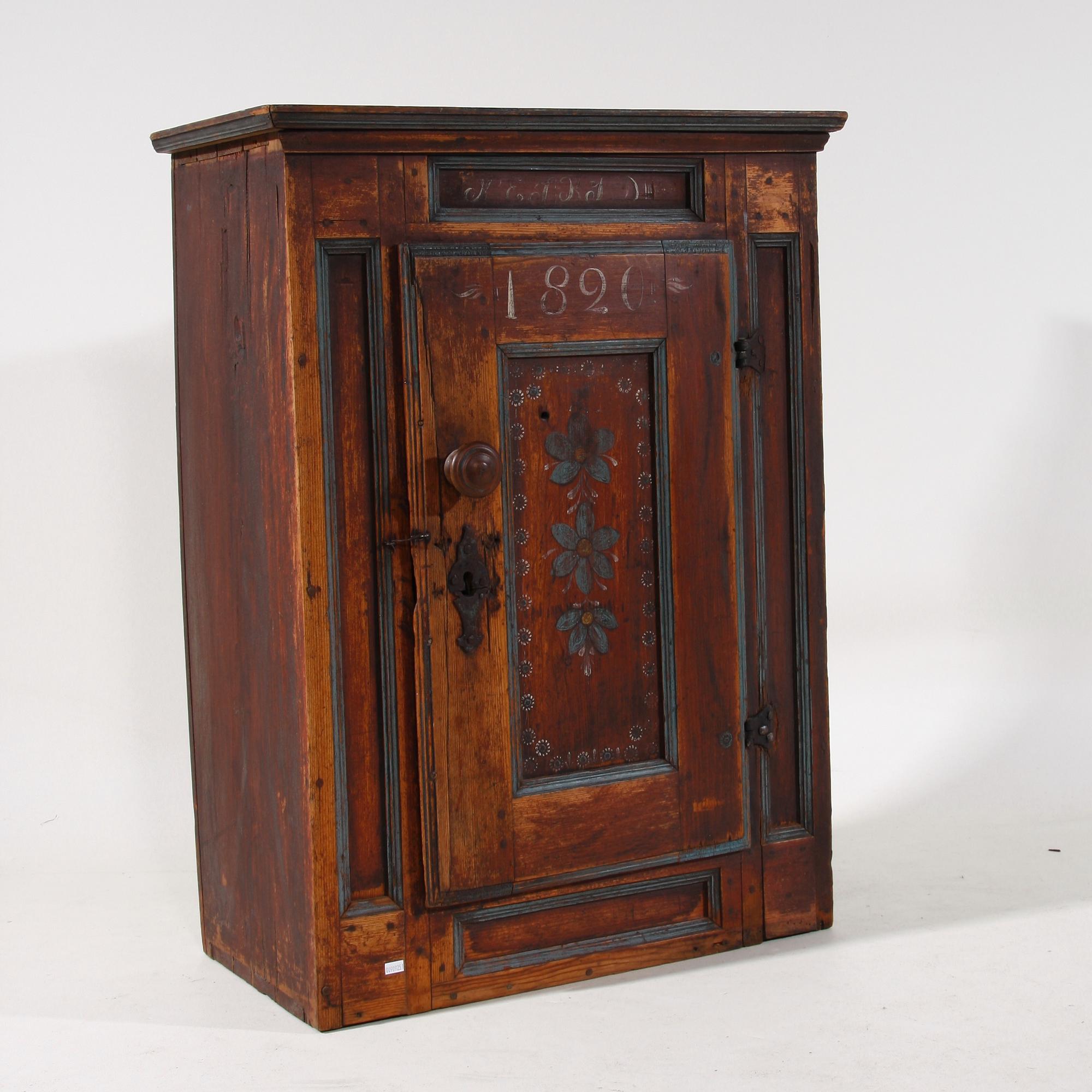 VÄGGSKÅP, allmoge, 1800-tal.