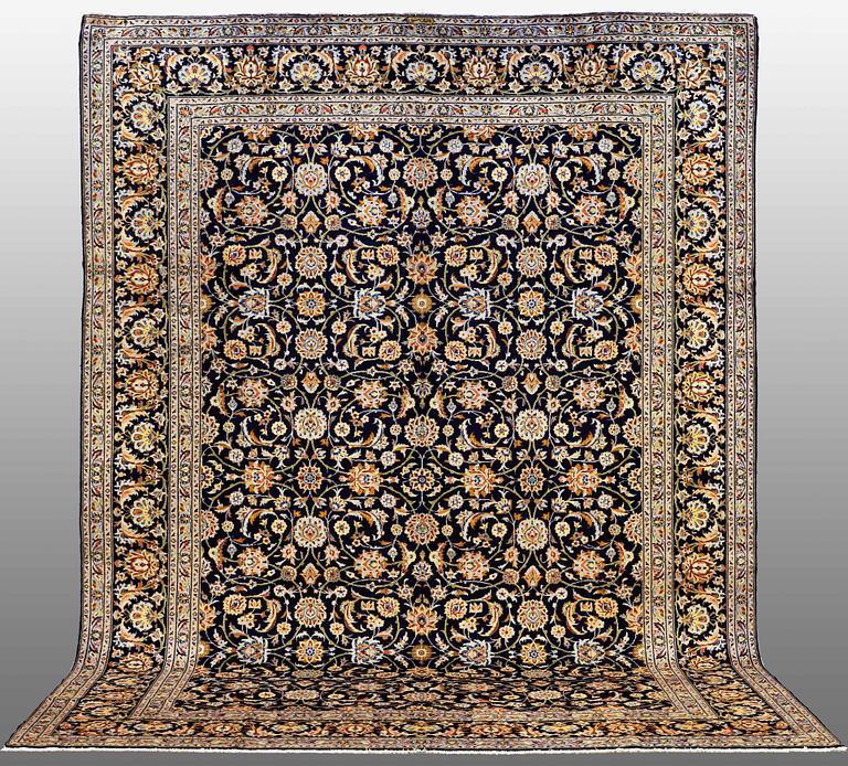 A CARPET, Kashan, signerad 420 x 316 cm.