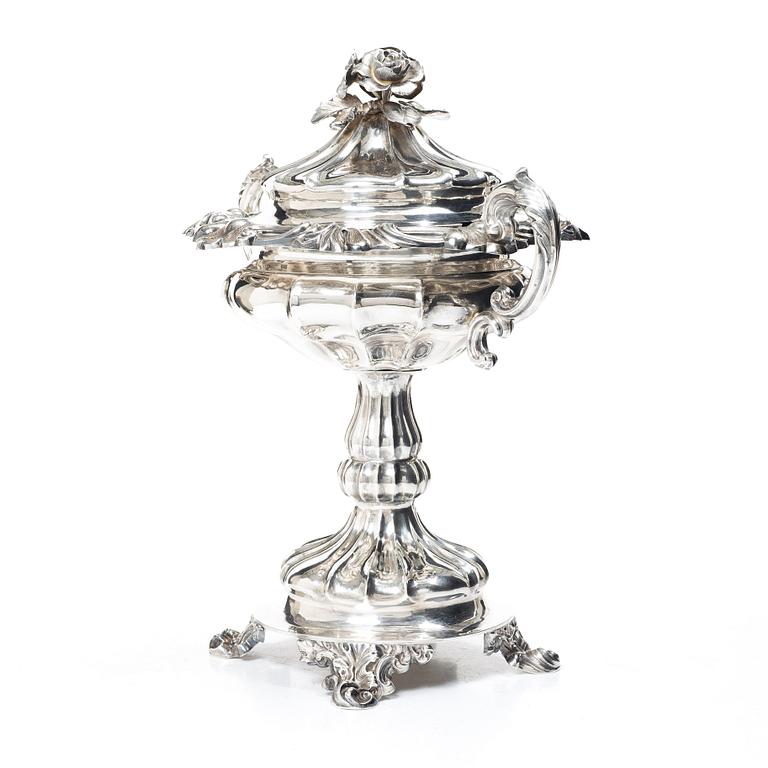 Gustaf Möllenborg, (Carl Teodor Féron), a Swedish silver sugar bowl with cover, Stockholm 1852.