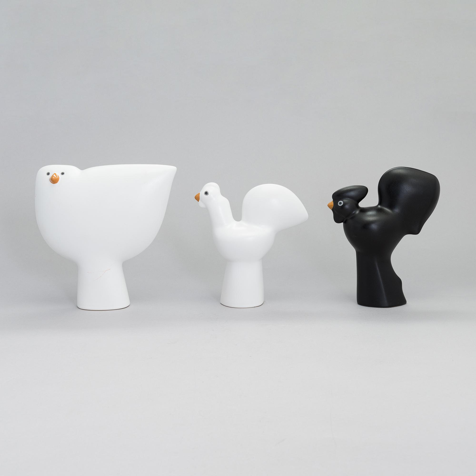 Howard Smith, figuriineja, 3 kpl, keramiikkaa, sarjasta Parvi, Arabia 1900-luvun loppu.