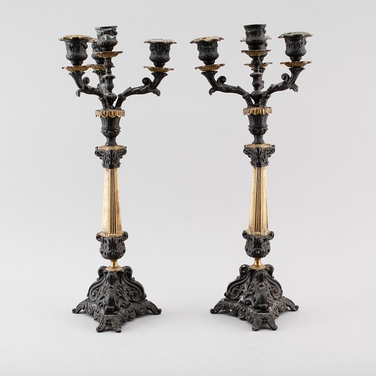 KANDELABRAR, 1 par, patinerad metall, empirestil, 1900-tal.