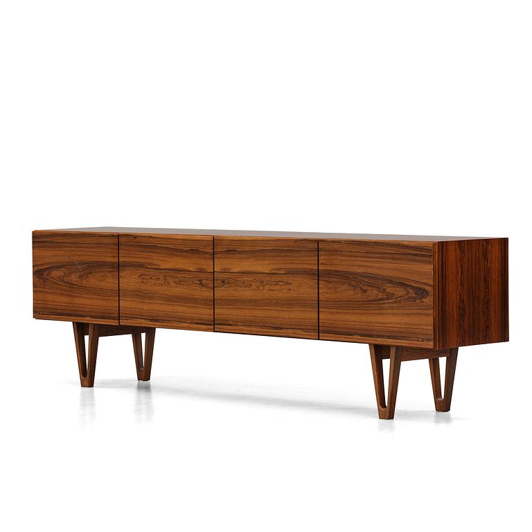 Ib Kofod-Larsen, sideboard, modell "501" ur "Ib 500"-serien, Seffle Möbelfabrik, Säffle, 1960-tal.