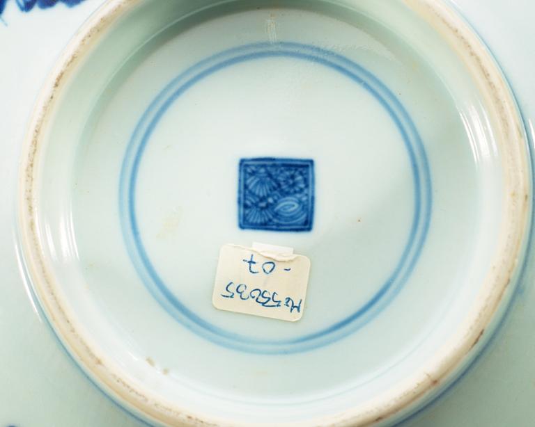 A blue and white bowl, Qing dynasty, 18th Century.