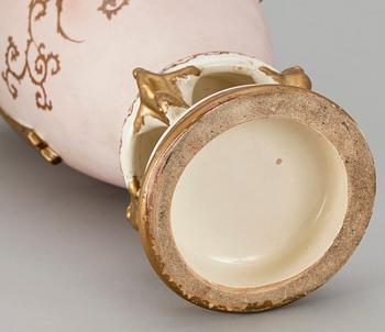 URNA MED LOCK, flintgods, Satsuma, Japan. Tidigt 1900-tal.